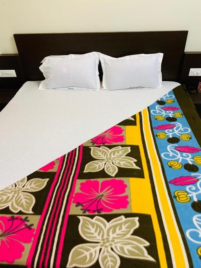 Strategic Inn Puri Exterior photo